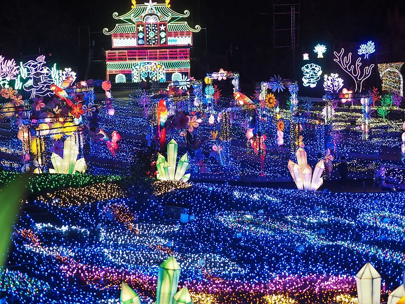 近隣の伊豆ぐらんぱる公園のイルミネーションも人気です